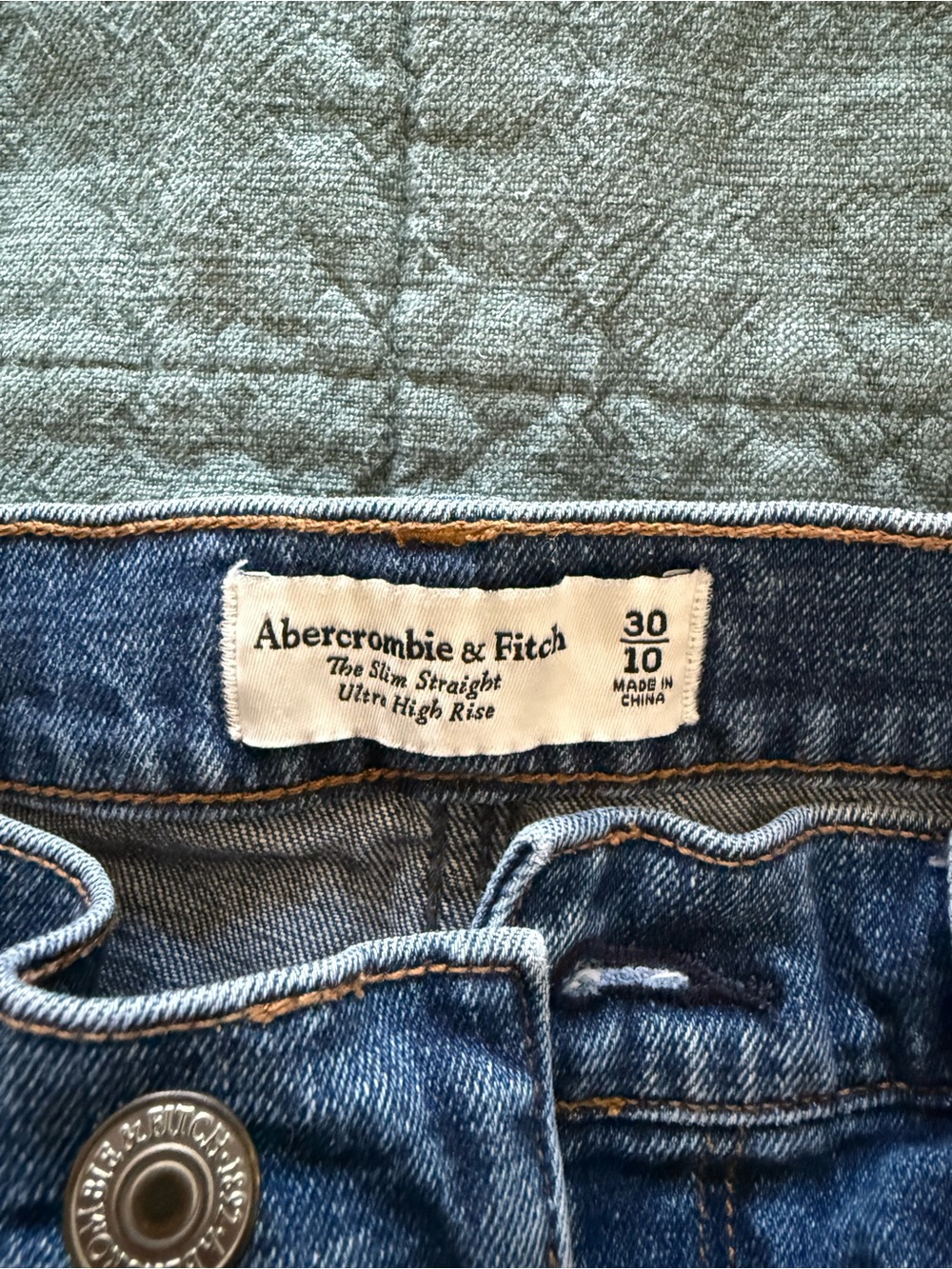Abercrombie & Fitch Women’s The Slim Straight Ultra High Rise Blue Jeans - Picture 9 of 11